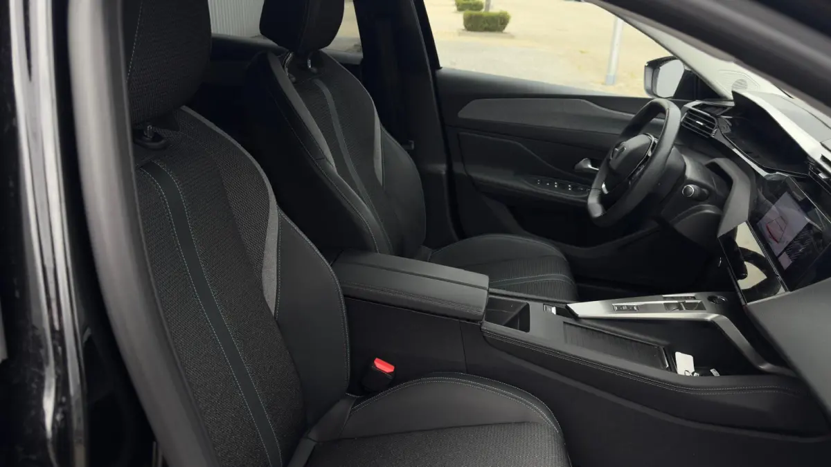 Allure EV 54 kWh | Apple Carplay / Android Auto | Cruise Control| Navigatie | 18" LMV |