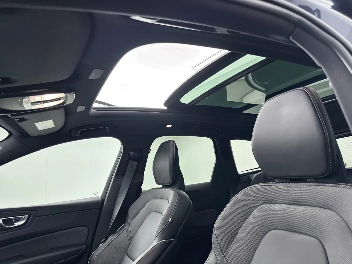 T6 Recharge Plus Dark | 21" | Panoramadak | Elektr. verst. Stoelen | Adaptieve Cruise | BLIS | Stoel/Stuur/Achterbankverwarming