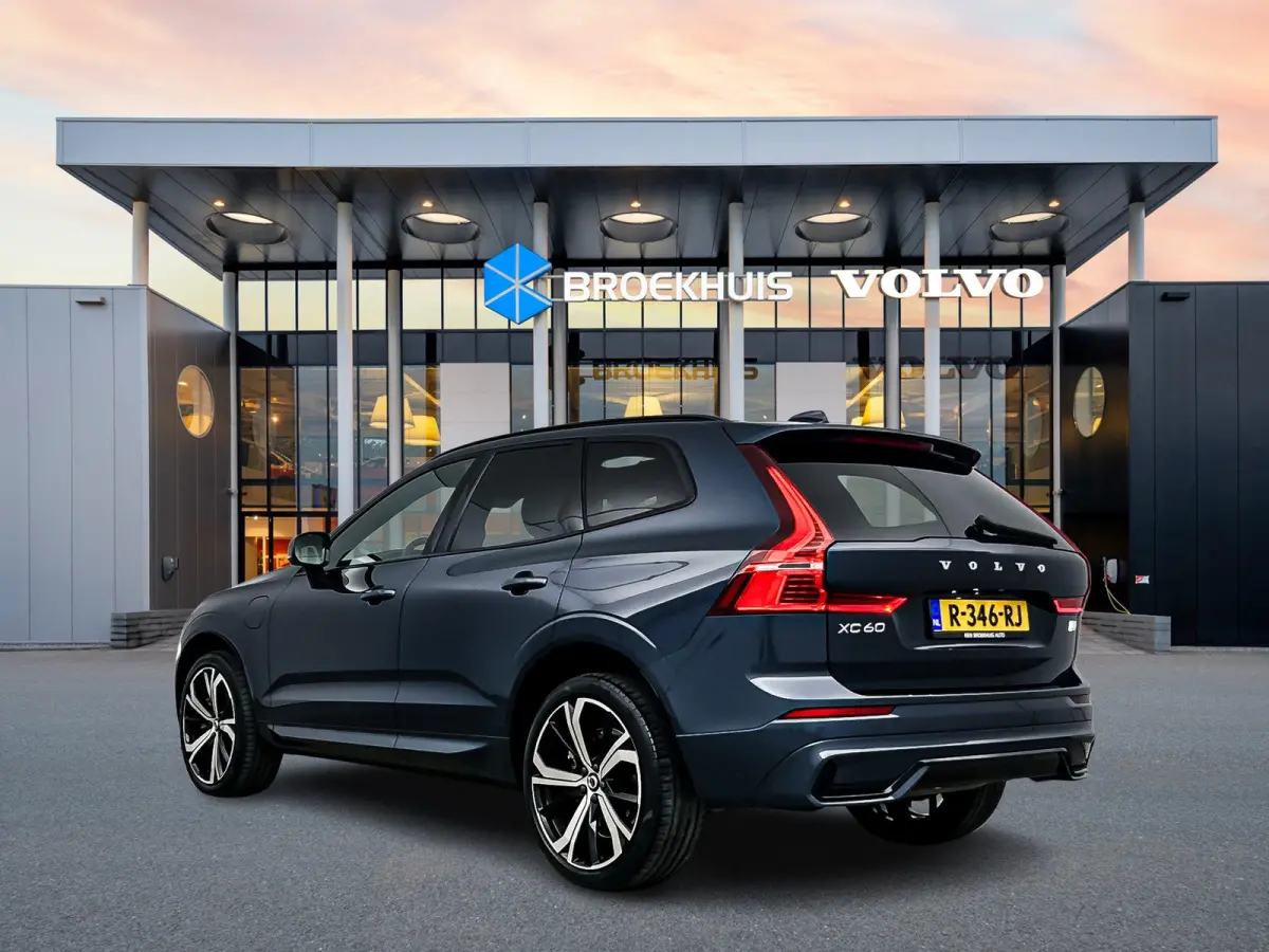 T6 Recharge Plus Dark | 21" | Panoramadak | Elektr. verst. Stoelen | Adaptieve Cruise | BLIS | Stoel/Stuur/Achterbankverwarming