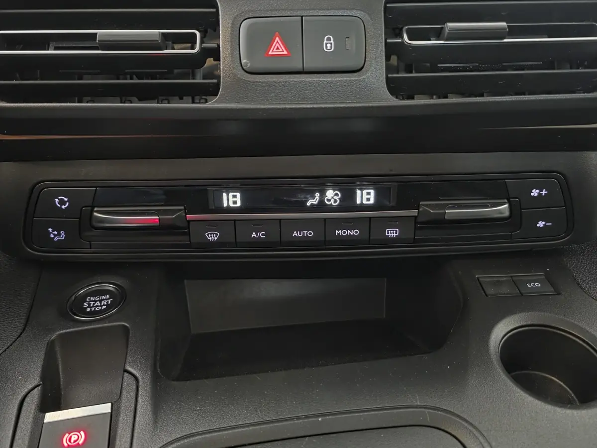 1.2 Puretech GT | Stoelverwarming | 18" Inch | Apple Carplay & Android Auto | Cruise Control