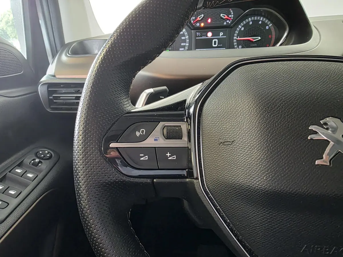 1.2 Puretech GT | Stoelverwarming | 18" Inch | Apple Carplay & Android Auto | Cruise Control