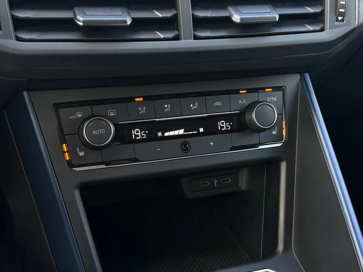 1.0 TSI Comfortline Business | Carplay | PDC