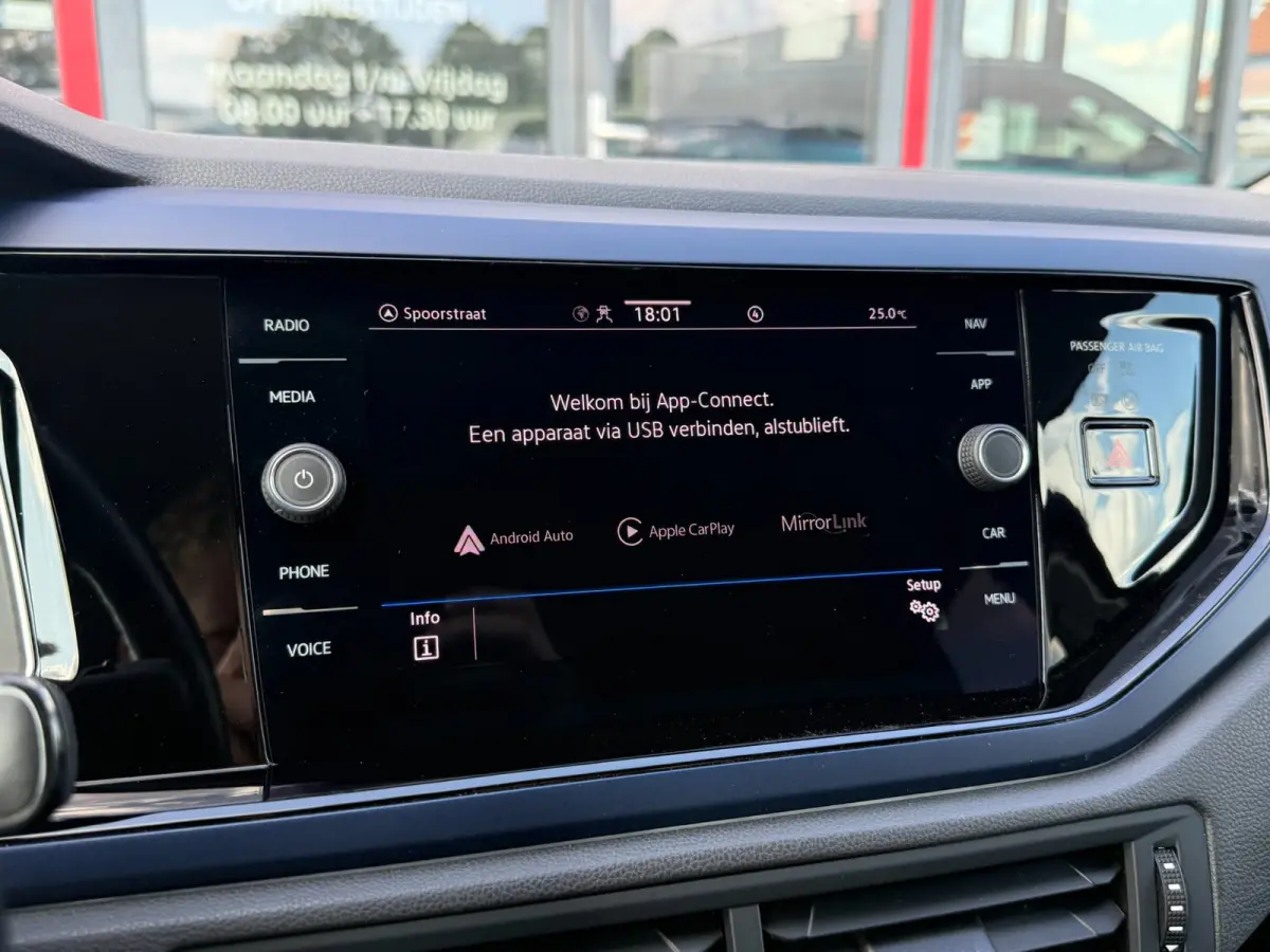 1.0 TSI Comfortline Business | Carplay | PDC