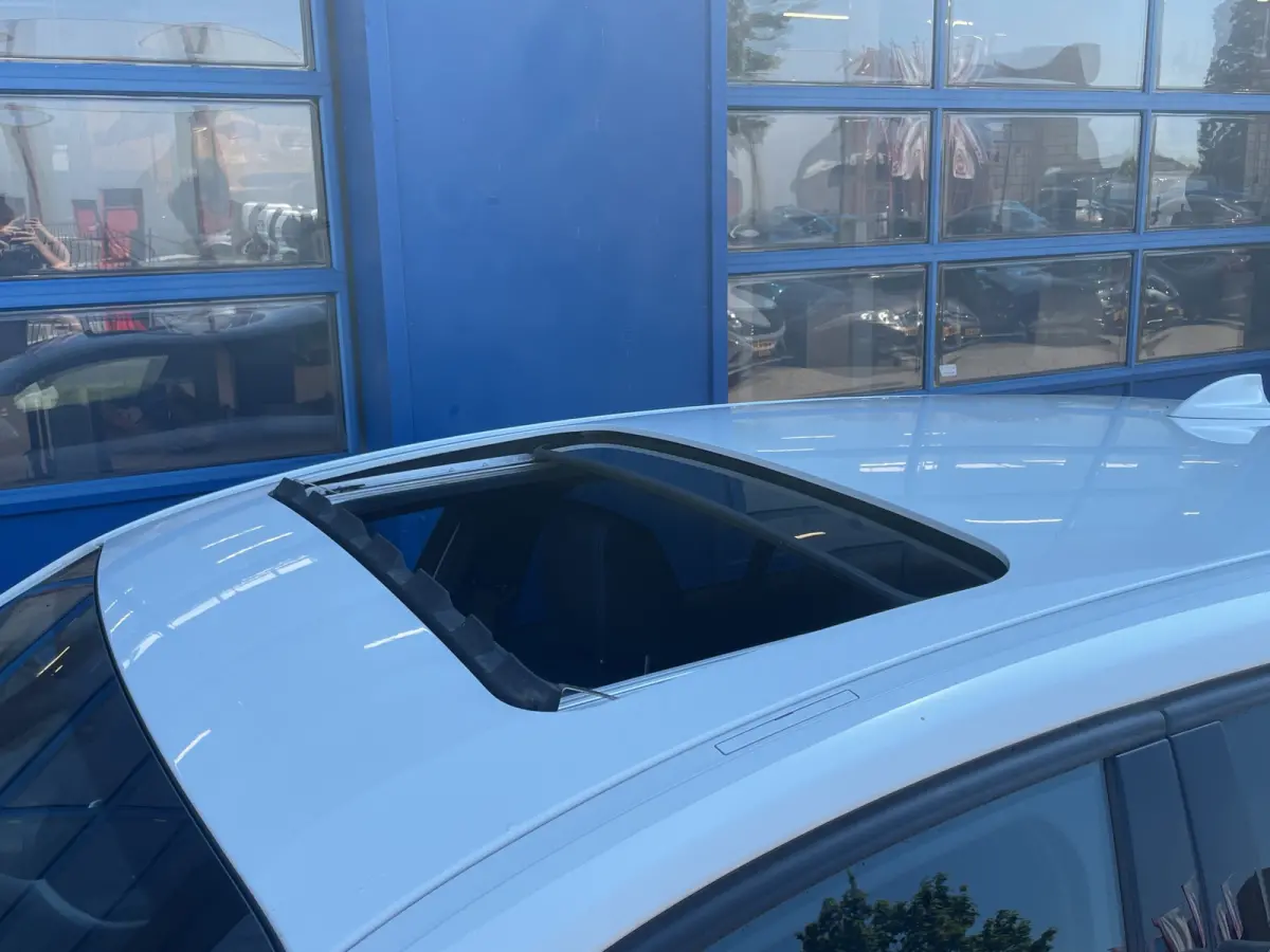118i High Executive M-Sport | Pano | Cruise Control | Stoelverwarming | Navi | Bluetooth |