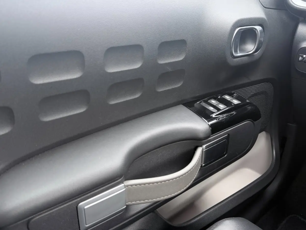1.2 PureTech C-Series | PDC | Bluetooth | Navi |