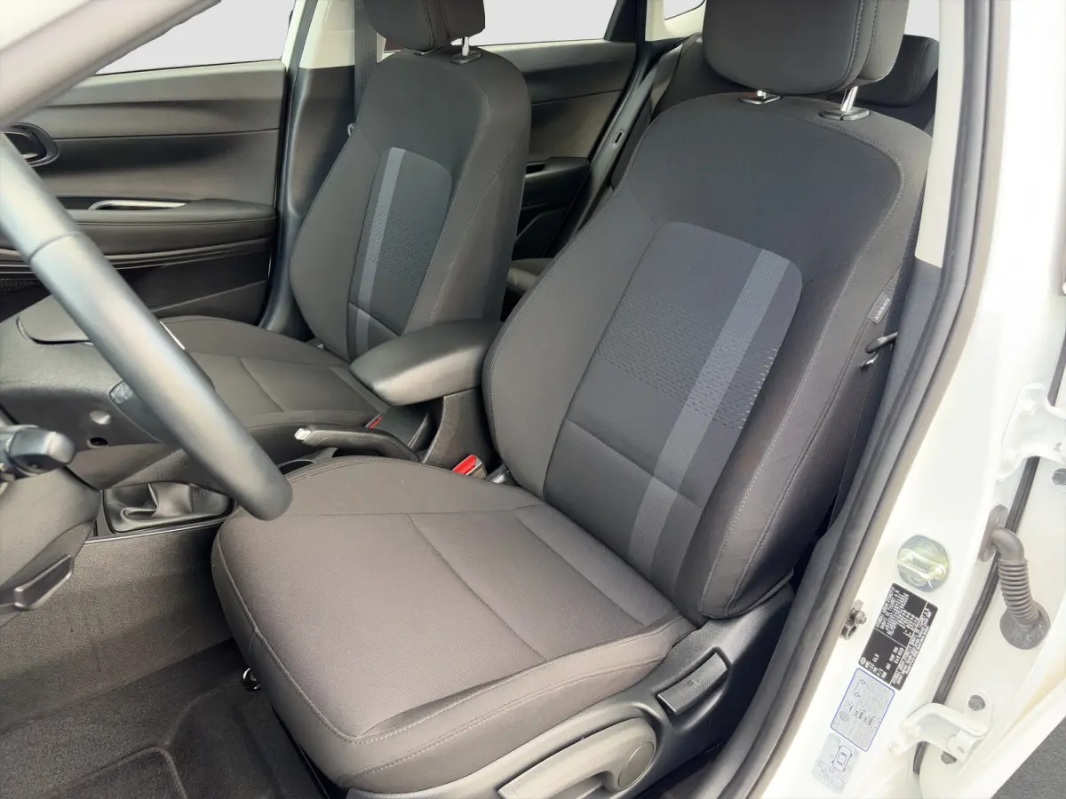 1.0 T-GDI 100pk Comfort | Airco | Camera | Carplay | Cruise control | Dodehoek detectie | Navigatie | Parkeersensoren | Digitaal cockpit | Lichtmetalen velgen