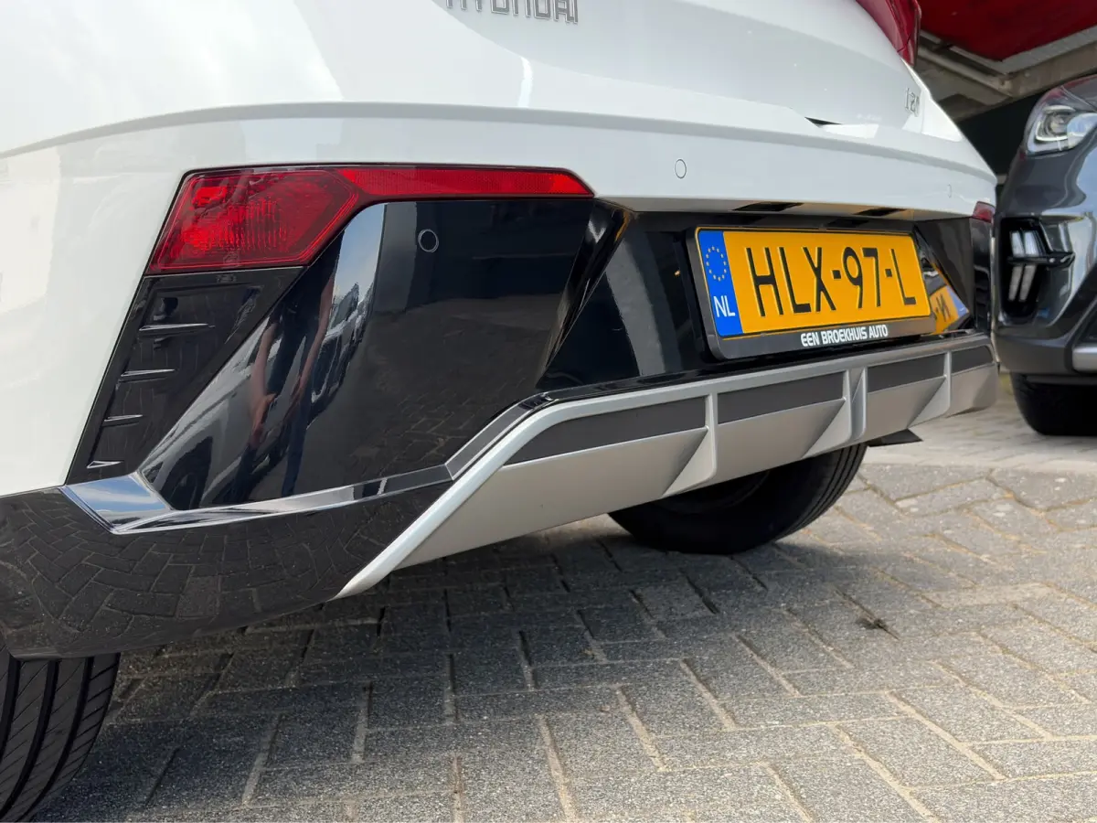 1.0 T-GDI 100pk Comfort | Airco | Camera | Carplay | Cruise control | Dodehoek detectie | Navigatie | Parkeersensoren | Digitaal cockpit | Lichtmetalen velgen