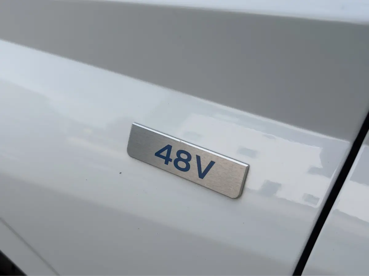 1.0 T-GDI 100pk Comfort | Airco | Camera | Carplay | Cruise control | Dodehoek detectie | Navigatie | Parkeersensoren | Digitaal cockpit | Lichtmetalen velgen