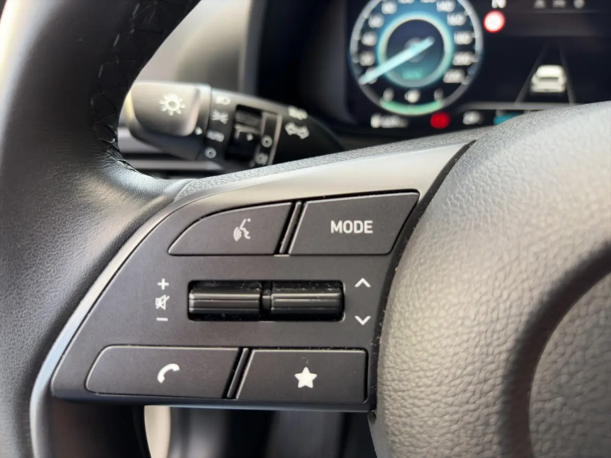 1.0 T-GDI 100pk Comfort | Airco | Camera | Carplay | Cruise control | Dodehoek detectie | Navigatie | Parkeersensoren | Digitaal cockpit | Lichtmetalen velgen
