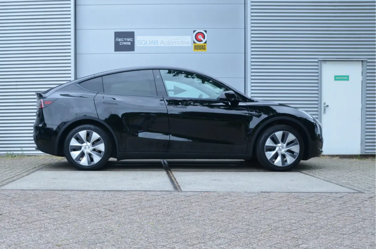 RWD 58 kWh AutoPilot4.0, FSD 99,- p/mnd