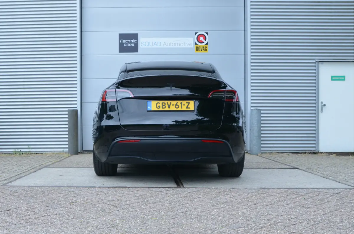 RWD 58 kWh AutoPilot4.0, FSD 99,- p/mnd