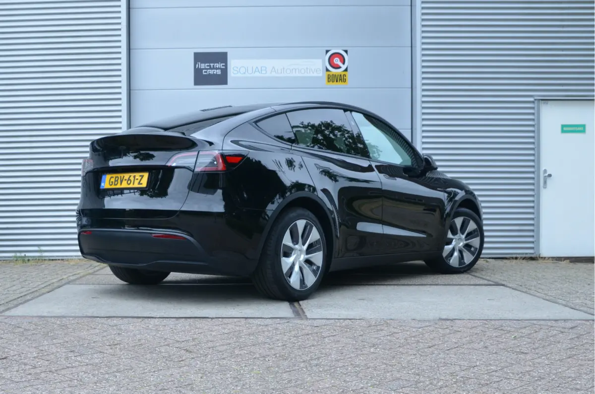 RWD 58 kWh AutoPilot4.0, FSD 99,- p/mnd