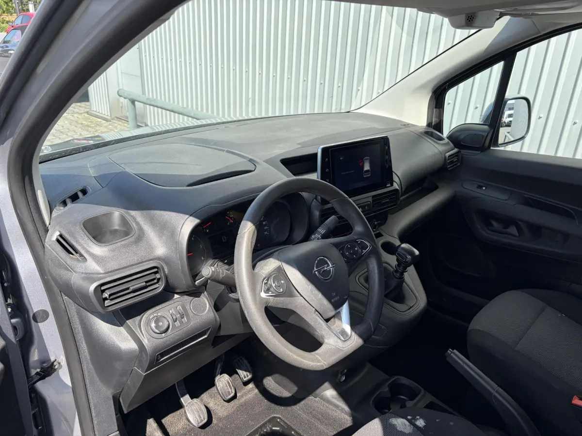 1.5D L2H1*NAVI*A/C*CRUISE*HAAK*CARPLAY*PDC*SIDEBAR
