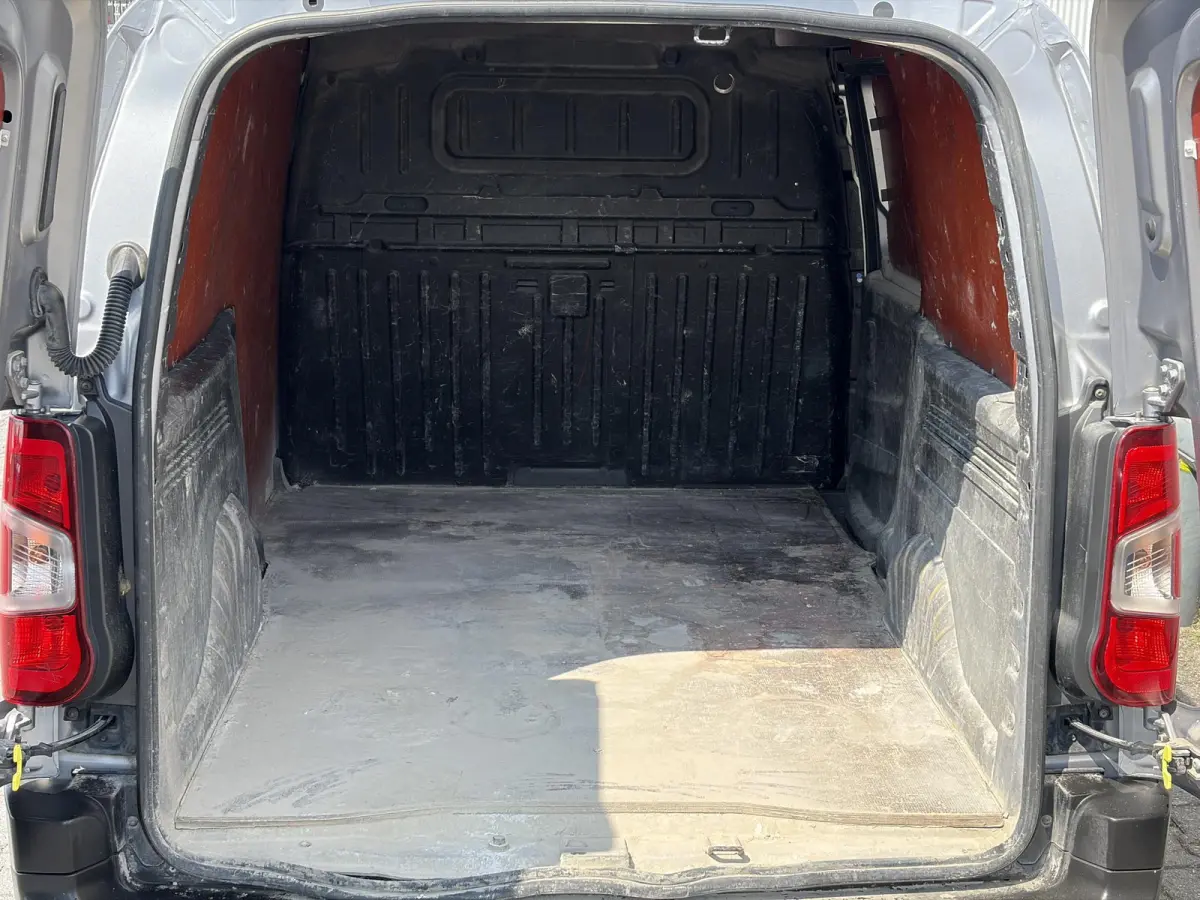 1.5D L2H1*NAVI*A/C*CRUISE*HAAK*CARPLAY*PDC*SIDEBAR