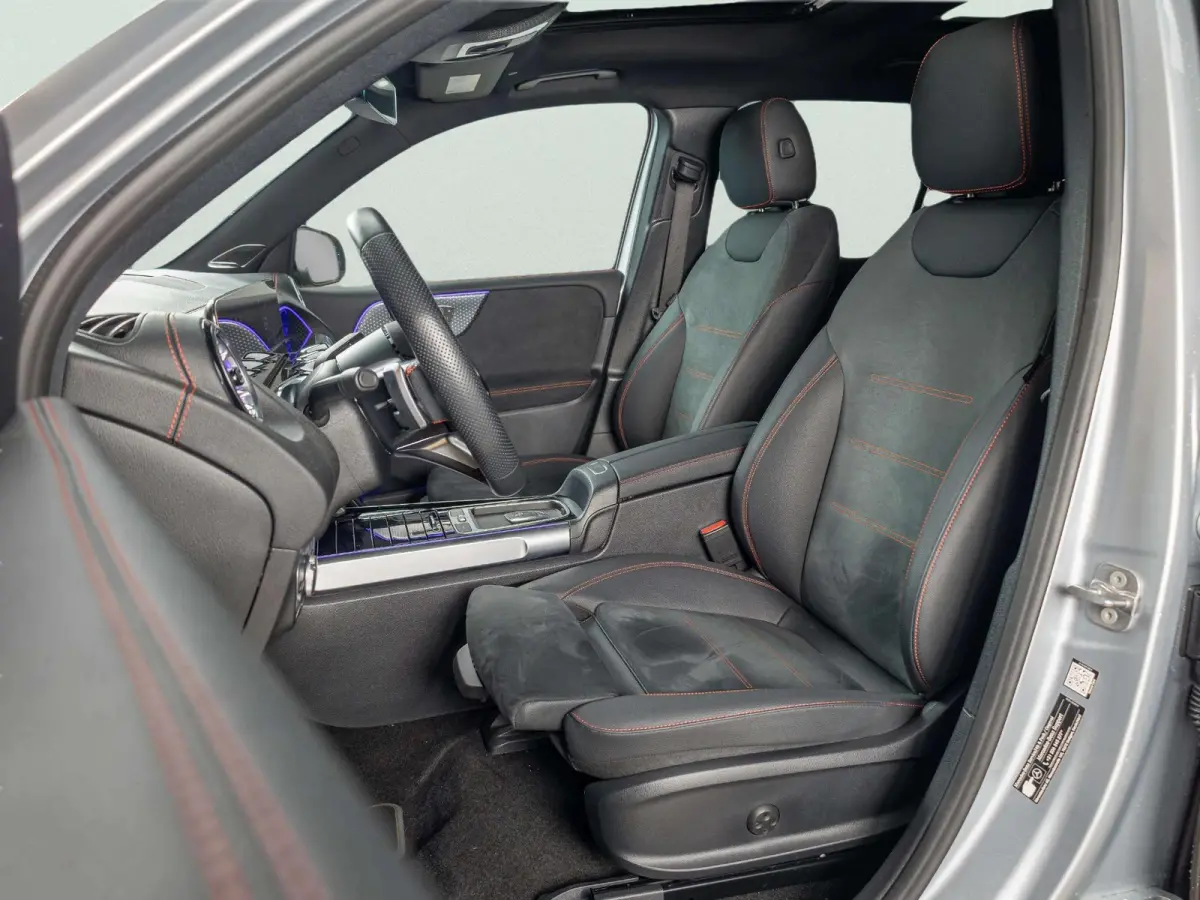 250+ Business Solution AMG 71 kWh | Panorama dak