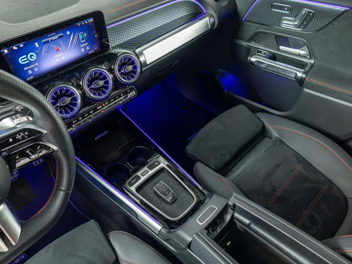 250+ Business Solution AMG 71 kWh | Panorama dak