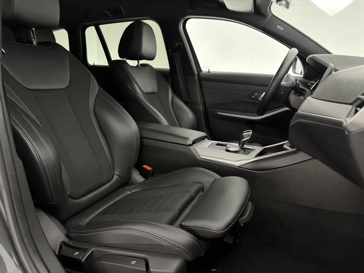 330i Introduction Executive Edition M-Sport | Camera | Virtual | Carplay | LED | Navi | Parkeersens.