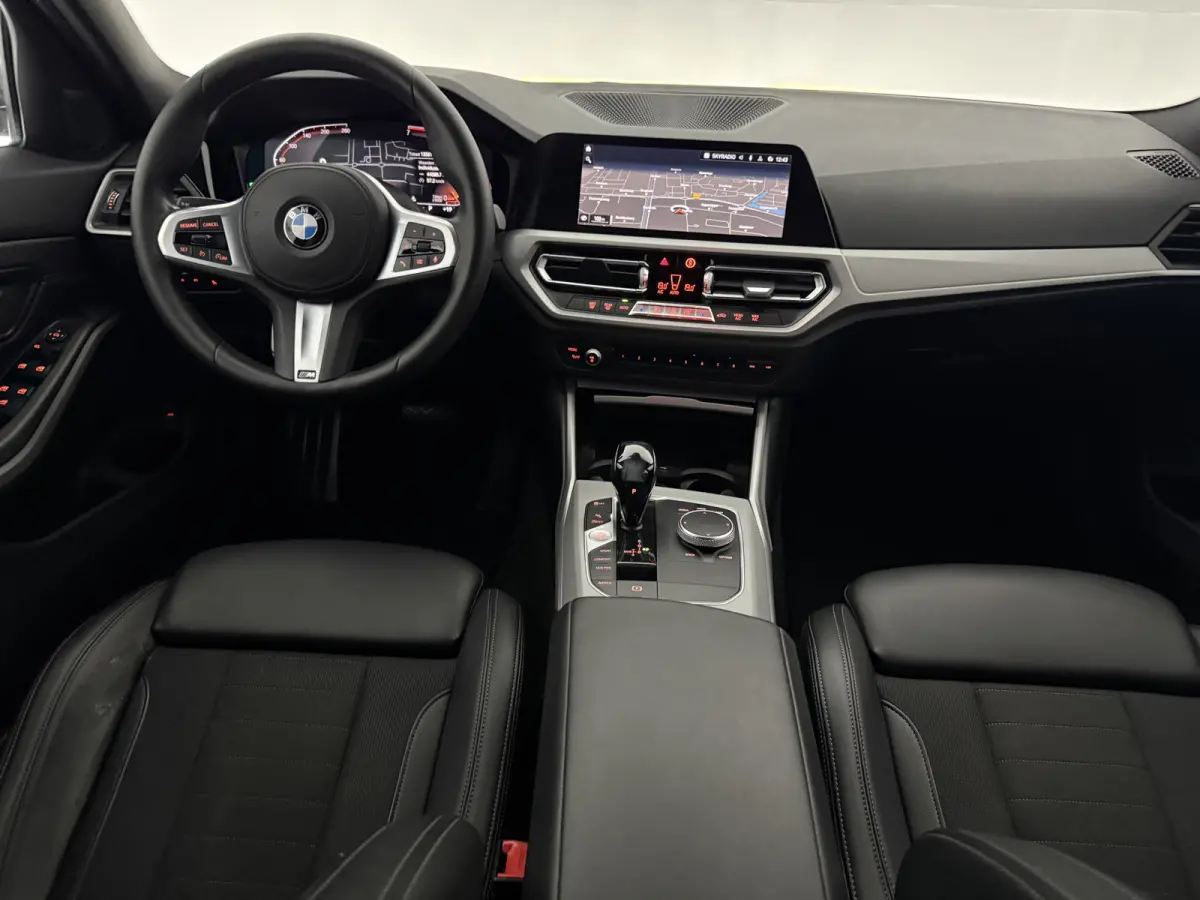 330i Introduction Executive Edition M-Sport | Camera | Virtual | Carplay | LED | Navi | Parkeersens.