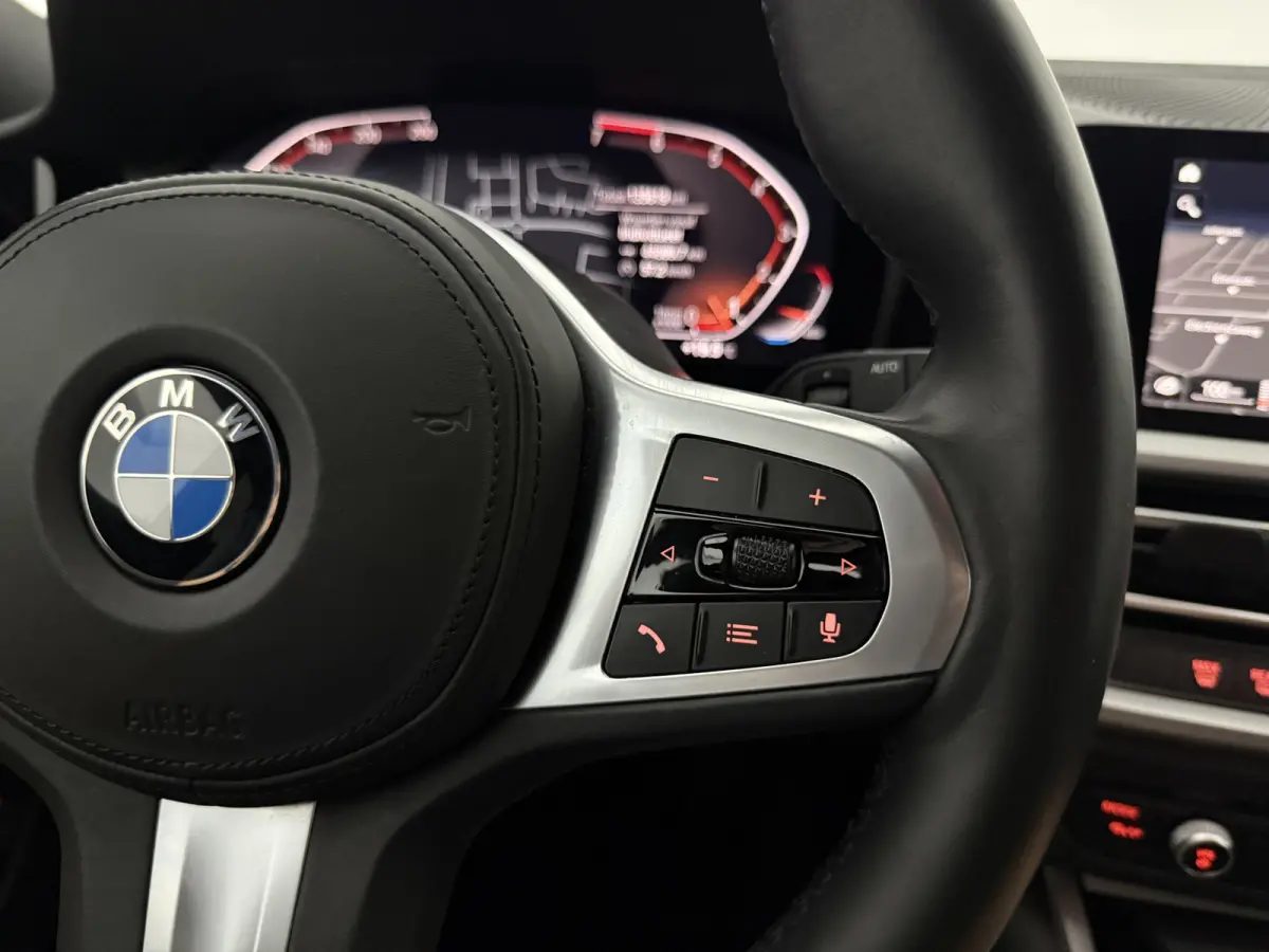 330i Introduction Executive Edition M-Sport | Camera | Virtual | Carplay | LED | Navi | Parkeersens.