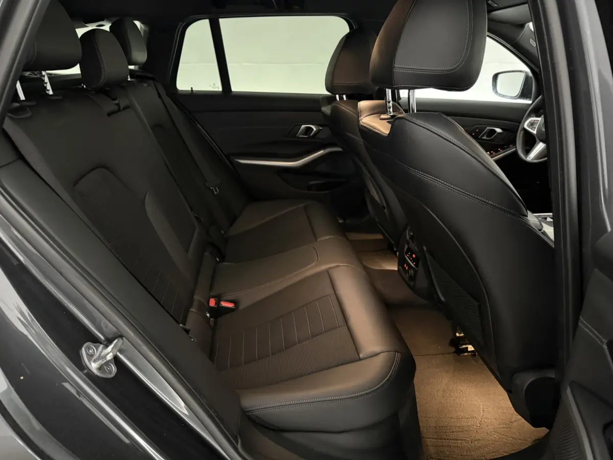 330i Introduction Executive Edition M-Sport | Camera | Virtual | Carplay | LED | Navi | Parkeersens.