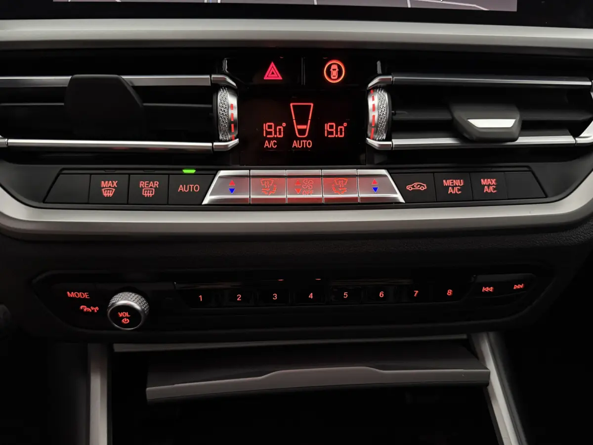 330i Introduction Executive Edition M-Sport | Camera | Virtual | Carplay | LED | Navi | Parkeersens.