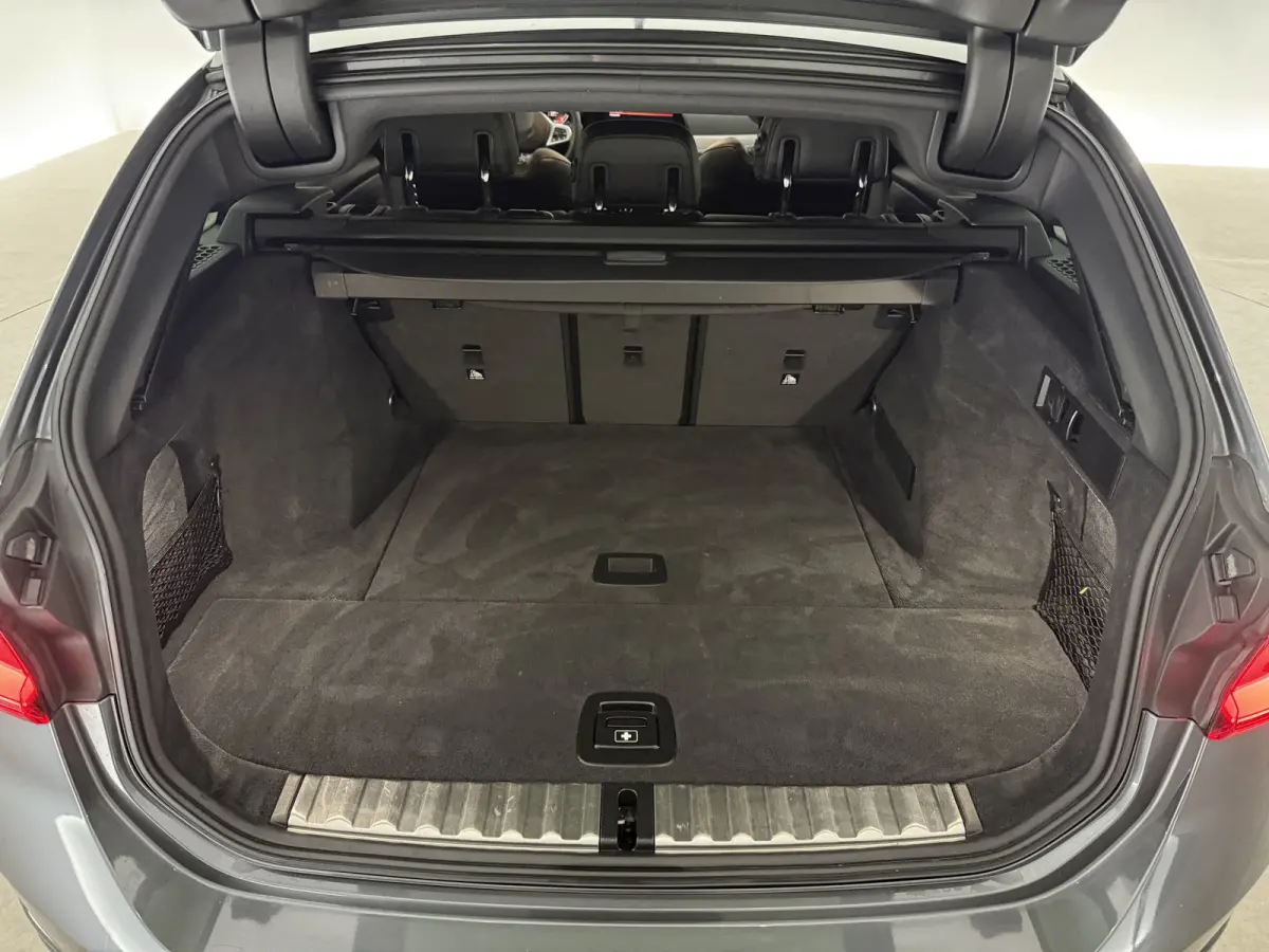 330i Introduction Executive Edition M-Sport | Camera | Virtual | Carplay | LED | Navi | Parkeersens.