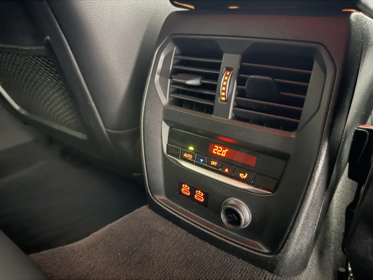 330i Introduction Executive Edition M-Sport | Camera | Virtual | Carplay | LED | Navi | Parkeersens.