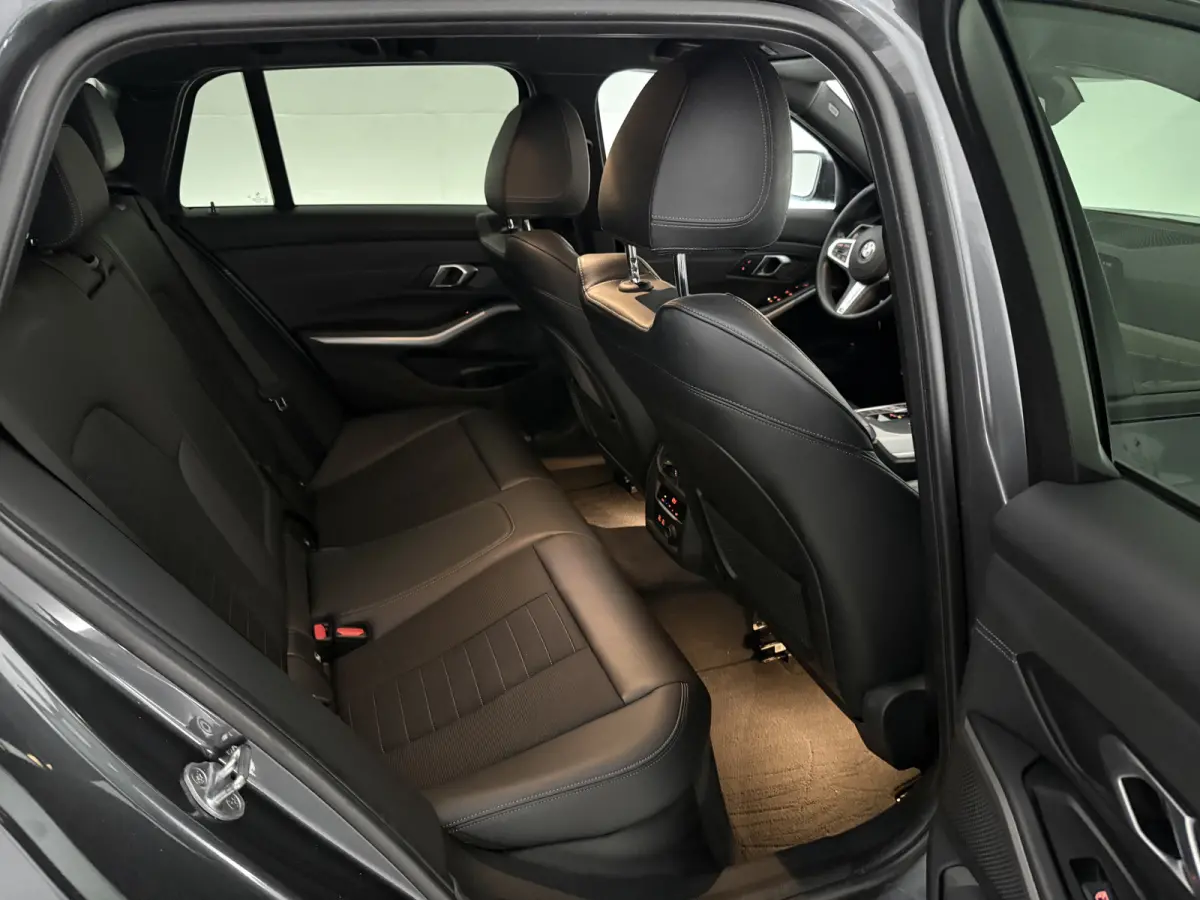 330i Introduction Executive Edition M-Sport | Camera | Virtual | Carplay | LED | Navi | Parkeersens.