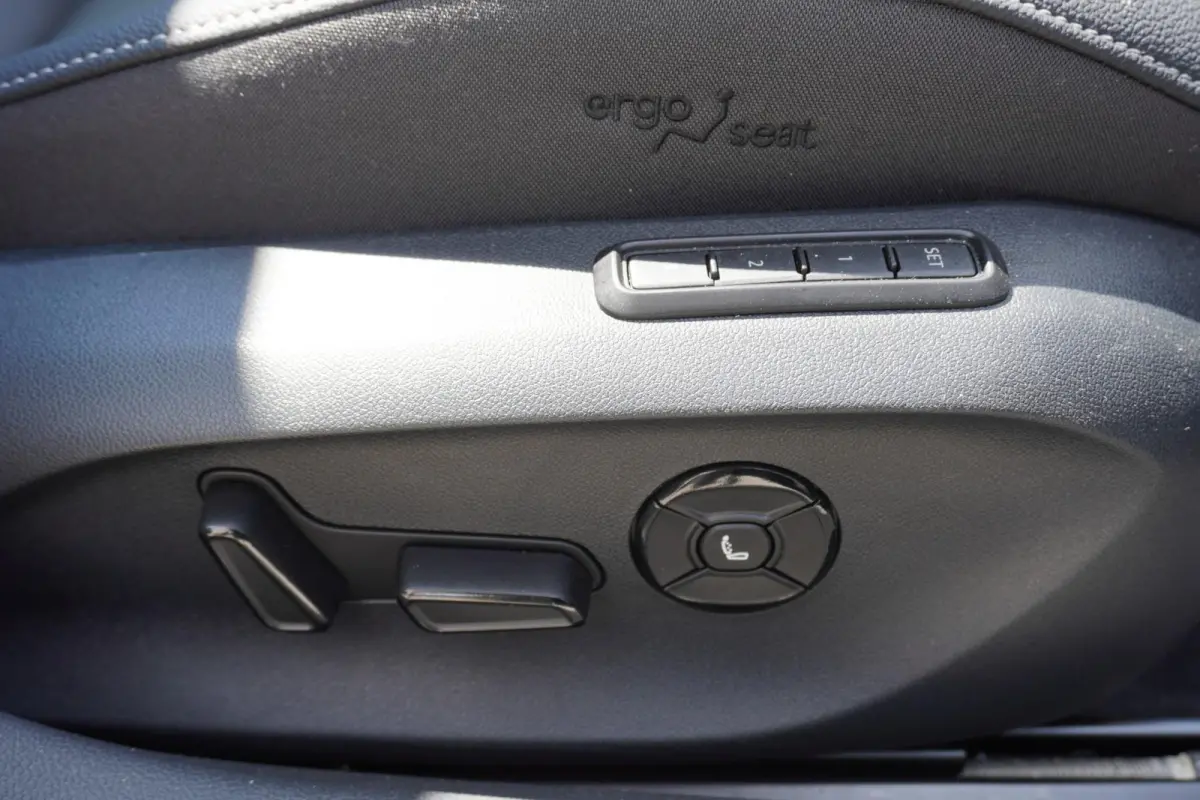 1.5 TSI 204pk PHEV Sportline Business | Panoramadak | Trekhaak | Head-up | Canton Audio
