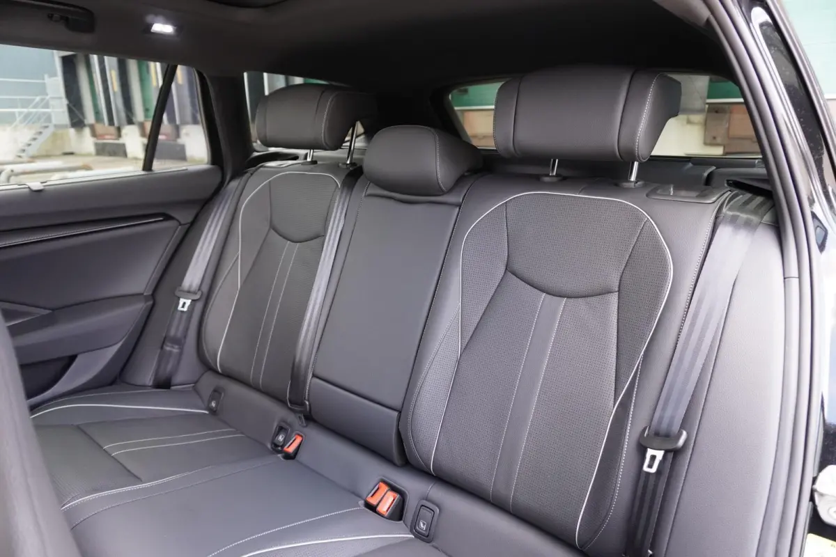 1.5 TSI 204pk PHEV Sportline Business | Panoramadak | Trekhaak | Head-up | Canton Audio