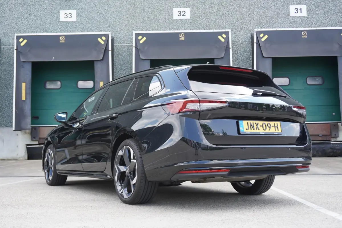 1.5 TSI 204pk PHEV Sportline Business | Panoramadak | Trekhaak | Head-up | Canton Audio