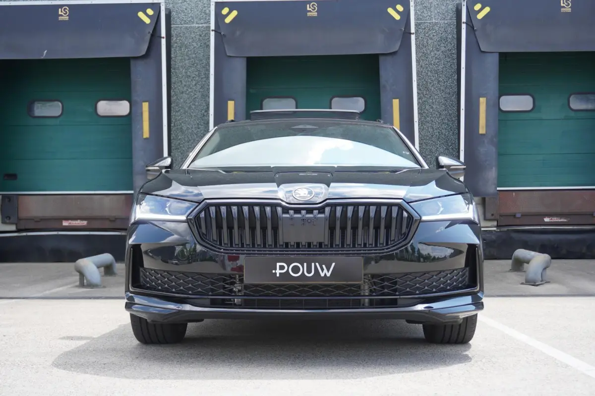 1.5 TSI 204pk PHEV Sportline Business | Panoramadak | Trekhaak | Head-up | Canton Audio