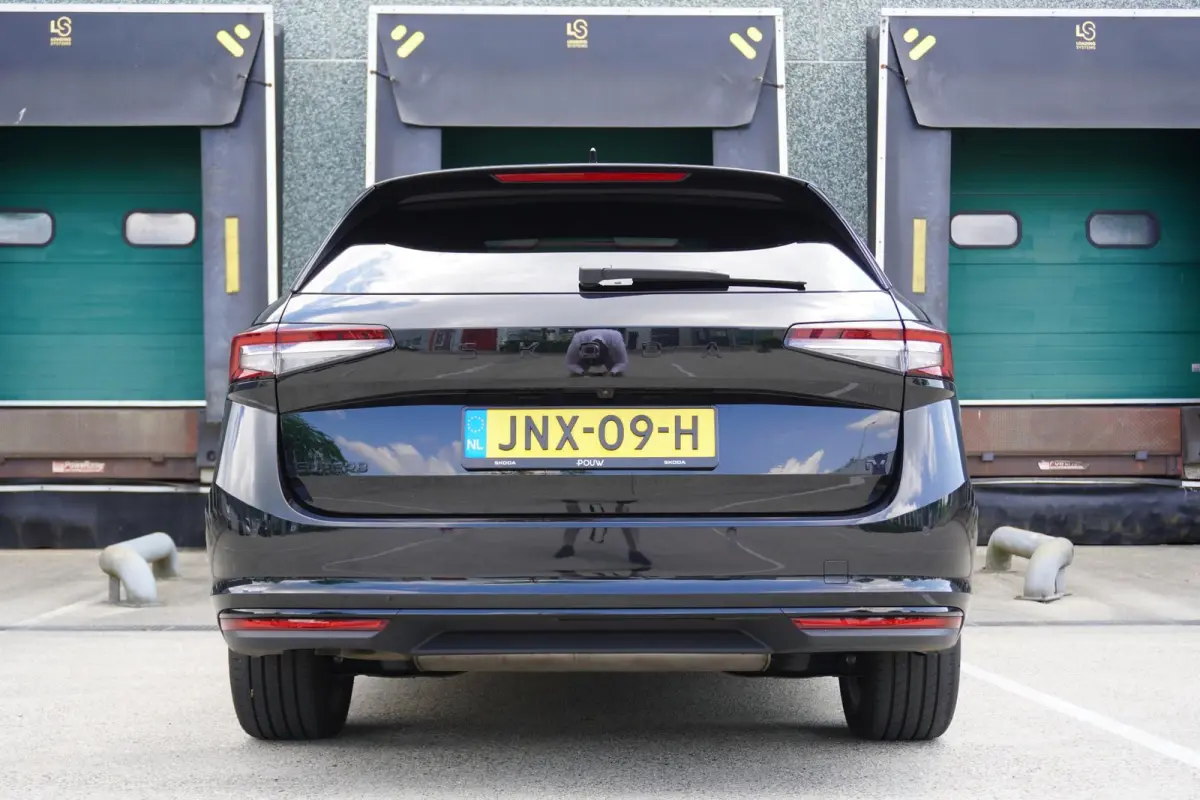 1.5 TSI 204pk PHEV Sportline Business | Panoramadak | Trekhaak | Head-up | Canton Audio