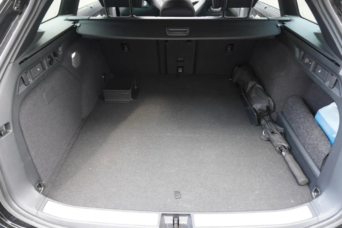 1.5 TSI 204pk PHEV Sportline Business | Panoramadak | Trekhaak | Head-up | Canton Audio