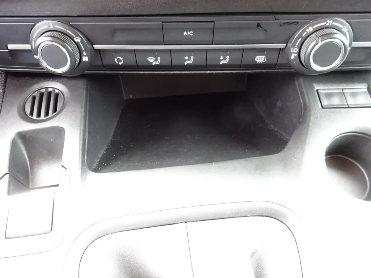 1.2 PureTech Pro BENZINE AIRCO NAVI CRUISE CONTROL PDC SCHUIFDEUR