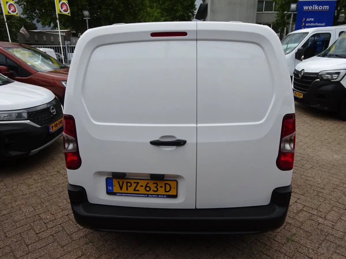 1.2 PureTech Pro BENZINE AIRCO NAVI CRUISE CONTROL PDC SCHUIFDEUR