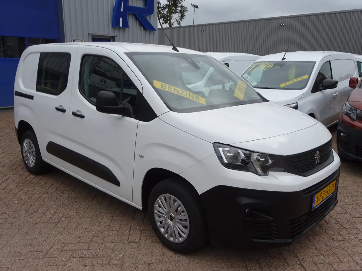1.2 PureTech Pro BENZINE AIRCO NAVI CRUISE CONTROL PDC SCHUIFDEUR