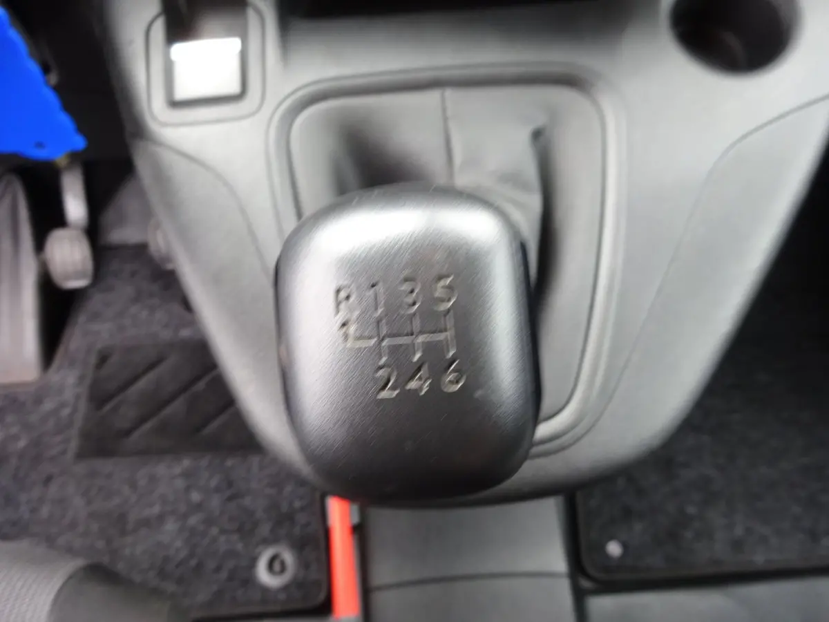 1.2 PureTech Pro BENZINE AIRCO NAVI CRUISE CONTROL PDC SCHUIFDEUR