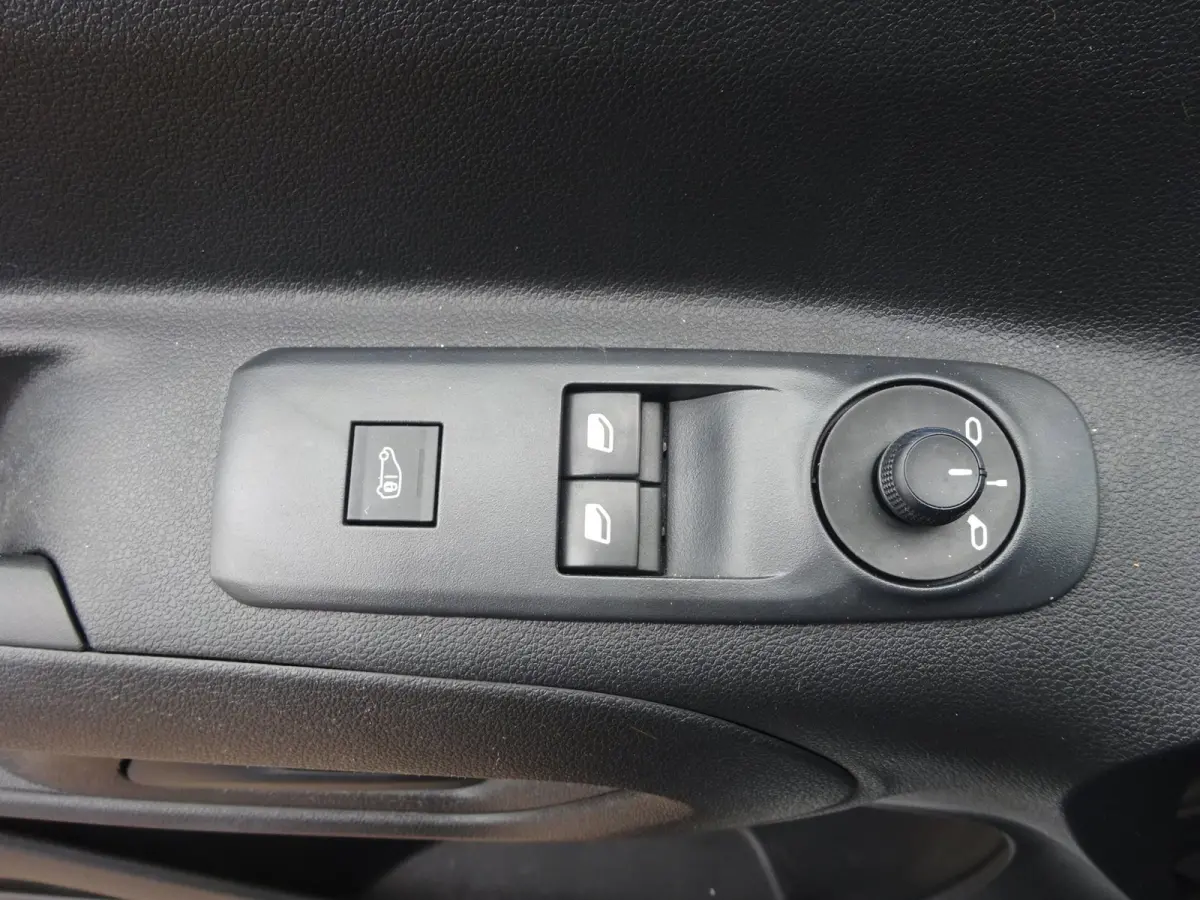 1.2 PureTech Pro BENZINE AIRCO NAVI CRUISE CONTROL PDC SCHUIFDEUR