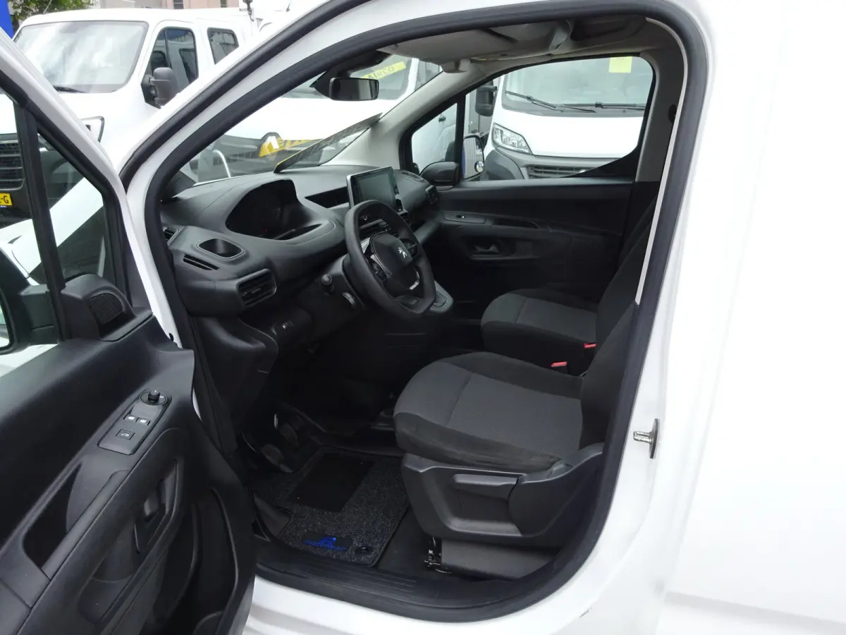 1.2 PureTech Pro BENZINE AIRCO NAVI CRUISE CONTROL PDC SCHUIFDEUR
