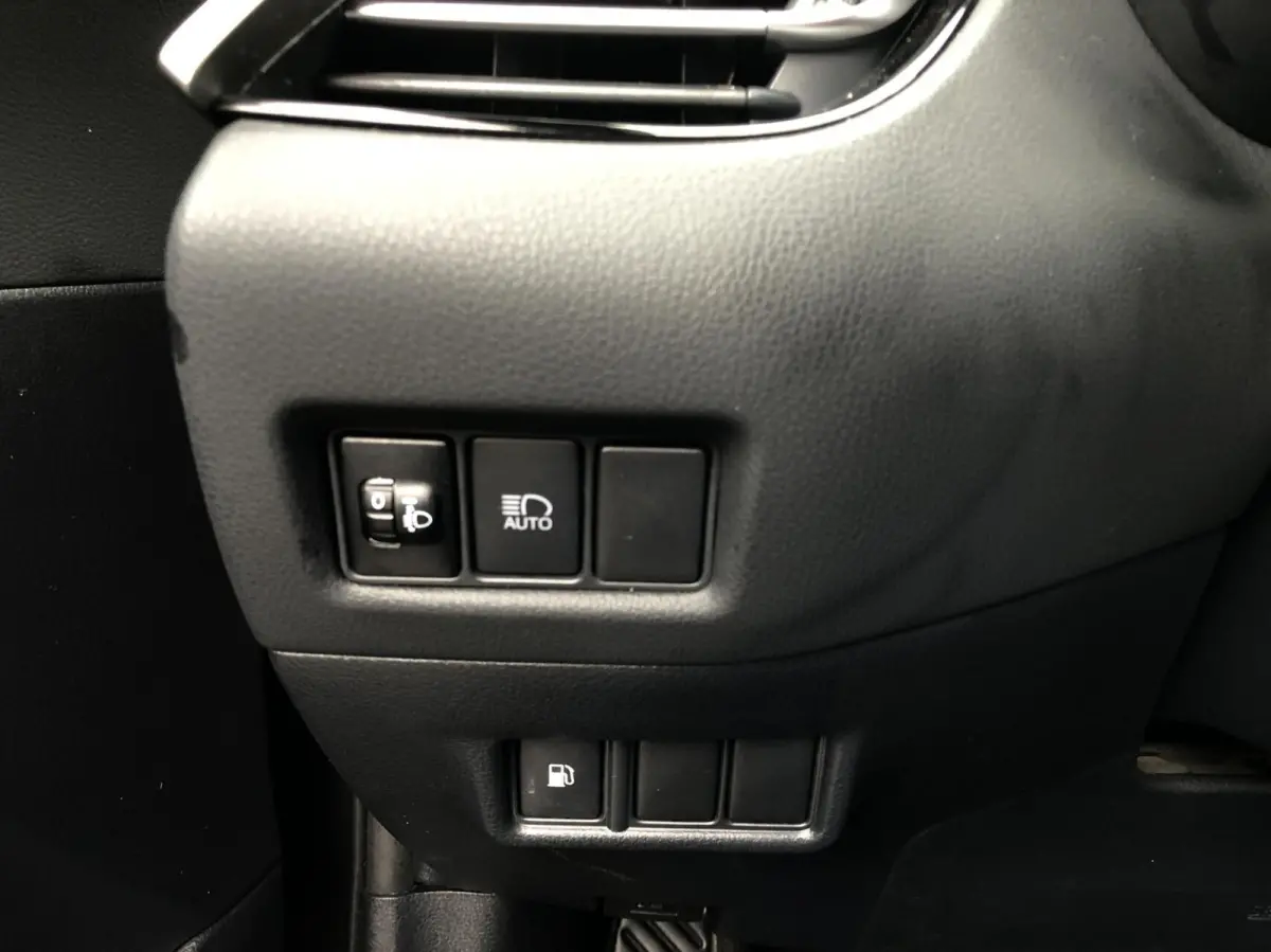 1.8 Hybrid Executive, CARPLAY, NAVI, CRUISE, 18INCH, LEDER, ECC-AIRCO, STOELVERWARMING, TWO-TONE COLOR
