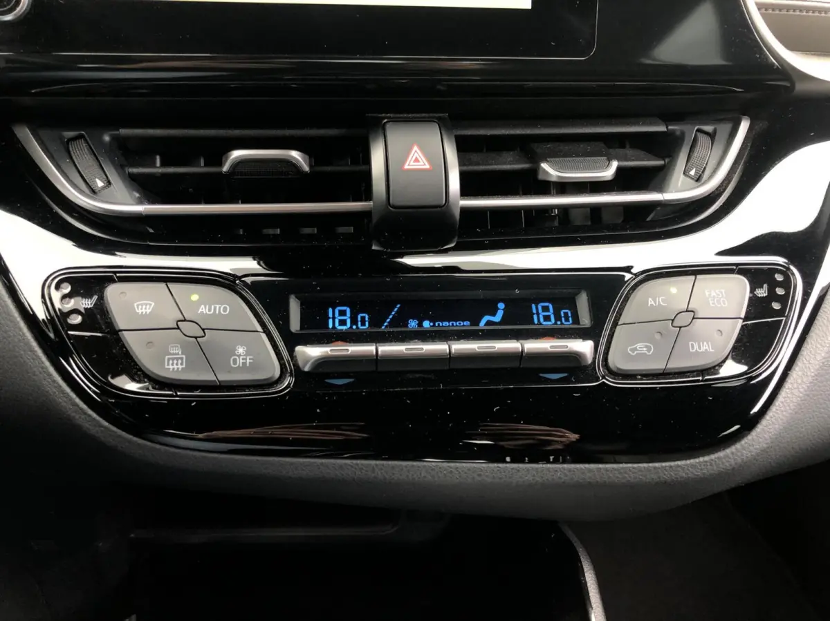 1.8 Hybrid Executive, CARPLAY, NAVI, CRUISE, 18INCH, LEDER, ECC-AIRCO, STOELVERWARMING, TWO-TONE COLOR