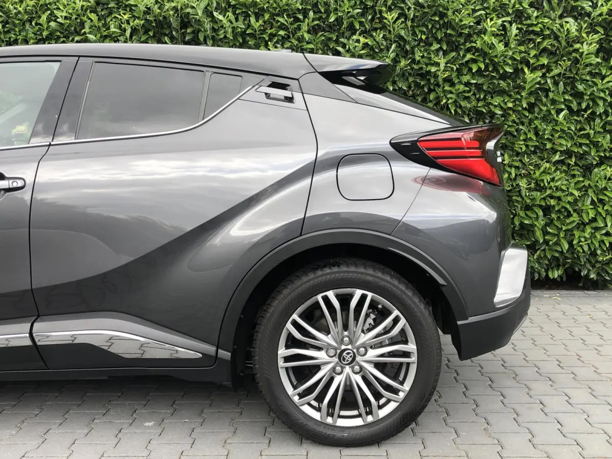 1.8 Hybrid Executive, CARPLAY, NAVI, CRUISE, 18INCH, LEDER, ECC-AIRCO, STOELVERWARMING, TWO-TONE COLOR