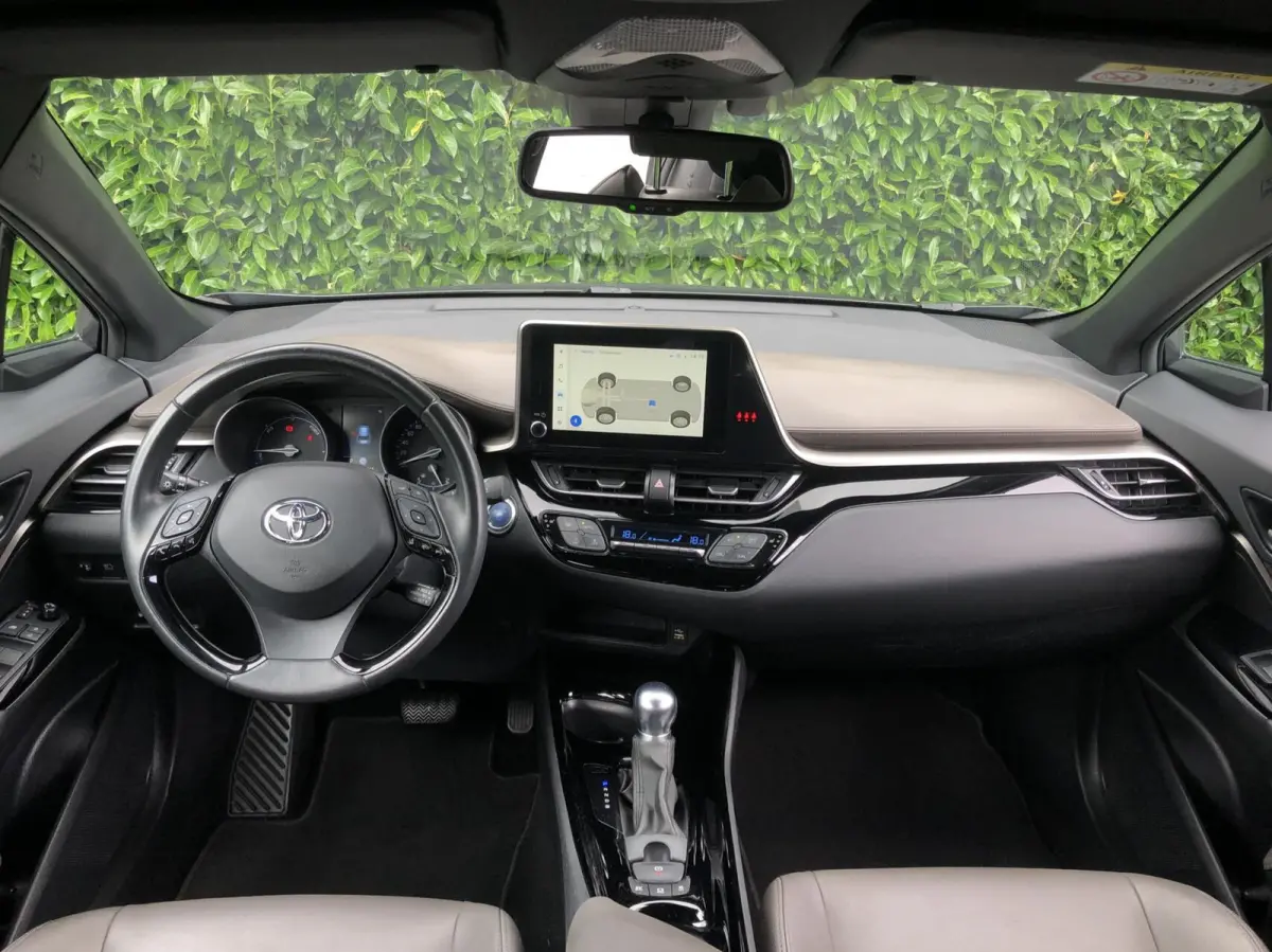 1.8 Hybrid Executive, CARPLAY, NAVI, CRUISE, 18INCH, LEDER, ECC-AIRCO, STOELVERWARMING, TWO-TONE COLOR