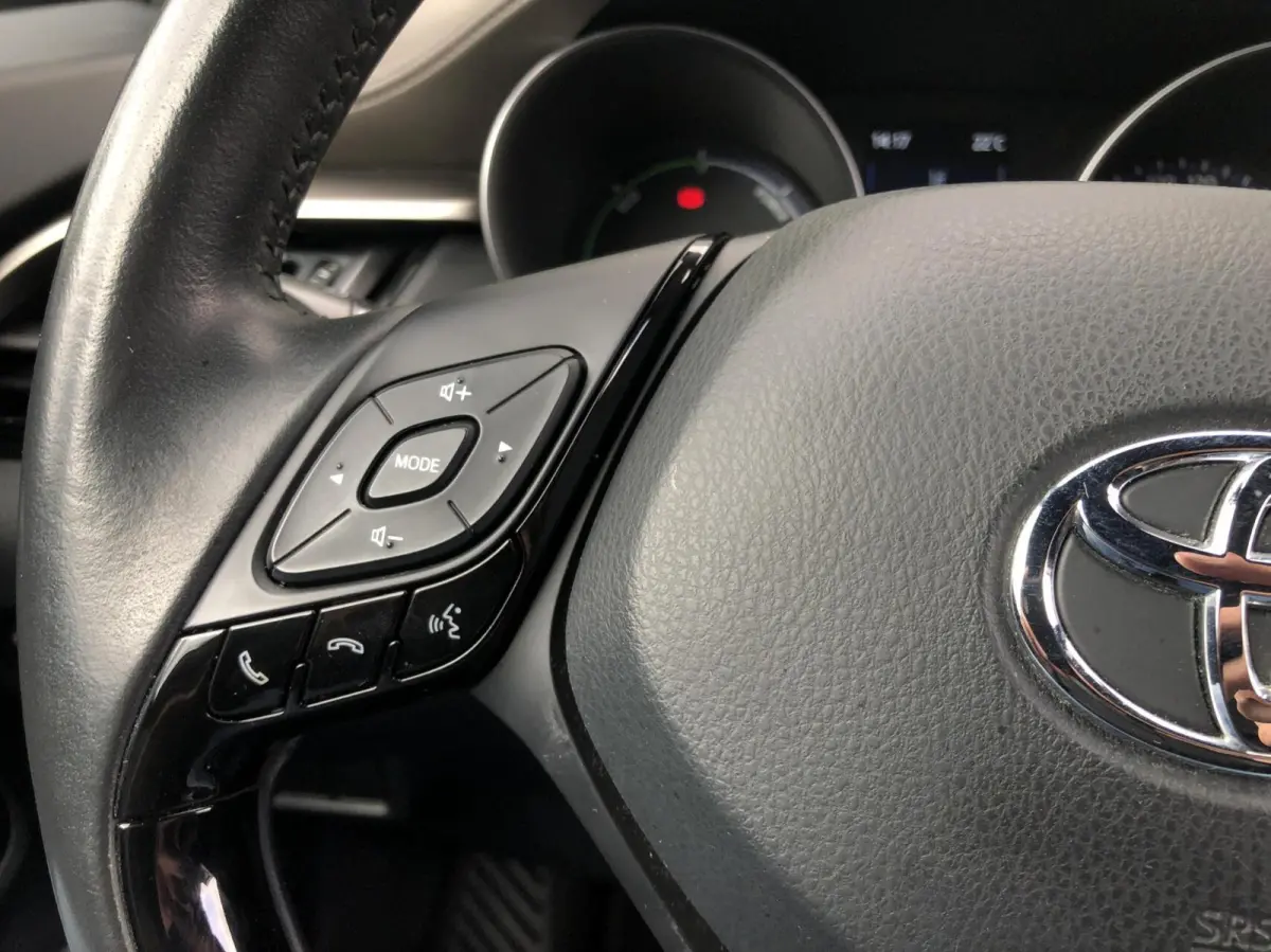 1.8 Hybrid Executive, CARPLAY, NAVI, CRUISE, 18INCH, LEDER, ECC-AIRCO, STOELVERWARMING, TWO-TONE COLOR