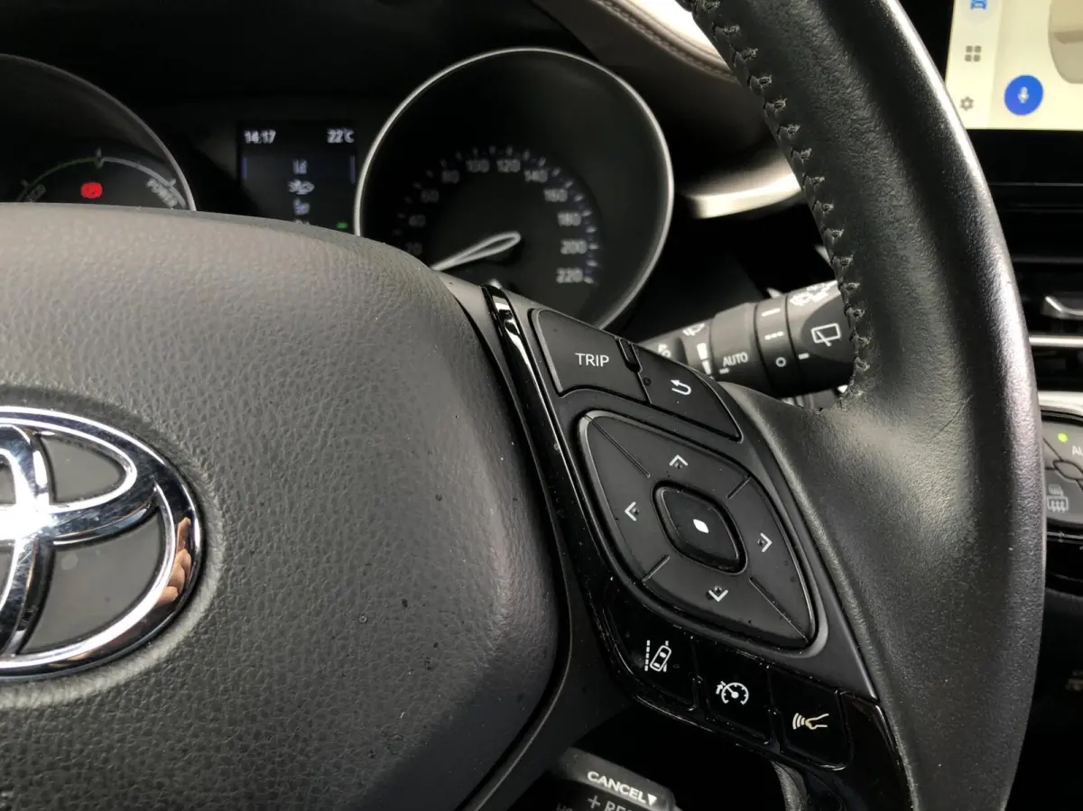 1.8 Hybrid Executive, CARPLAY, NAVI, CRUISE, 18INCH, LEDER, ECC-AIRCO, STOELVERWARMING, TWO-TONE COLOR