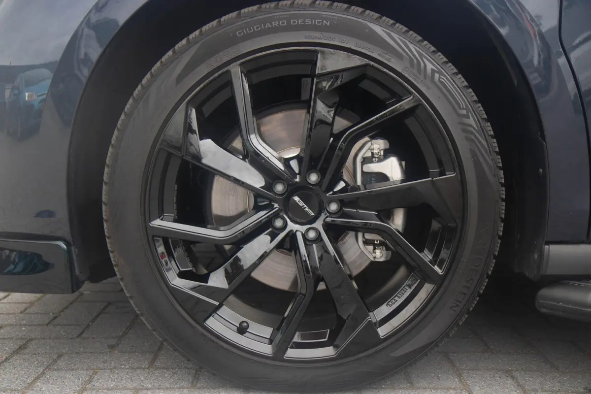 286pk Anniversary Edition 79 kWh | LMV 20'' | Trekhaak Uitklapbaar