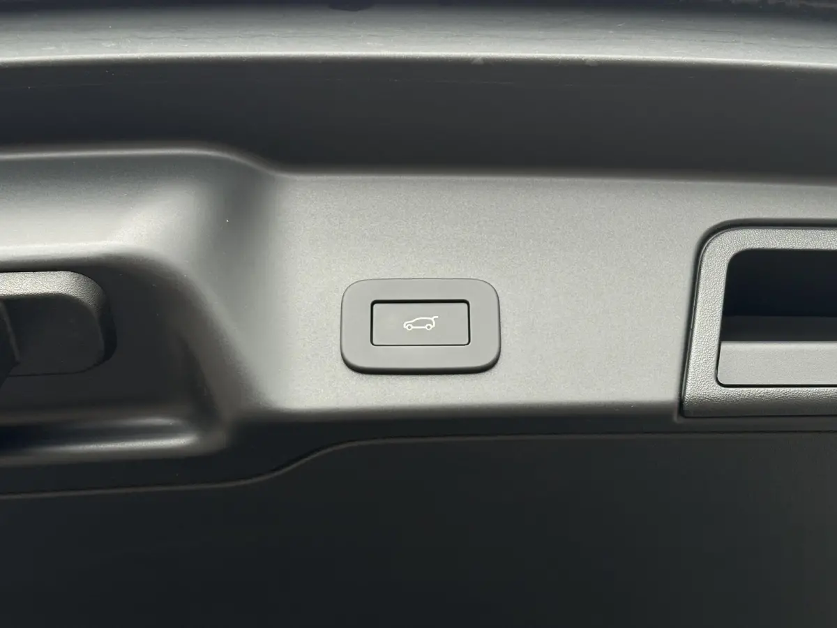 1.5 P270e PHEV AWD SE Dynamic Edition 1E EIG./NL-AUTO/FULL OPTIONS!