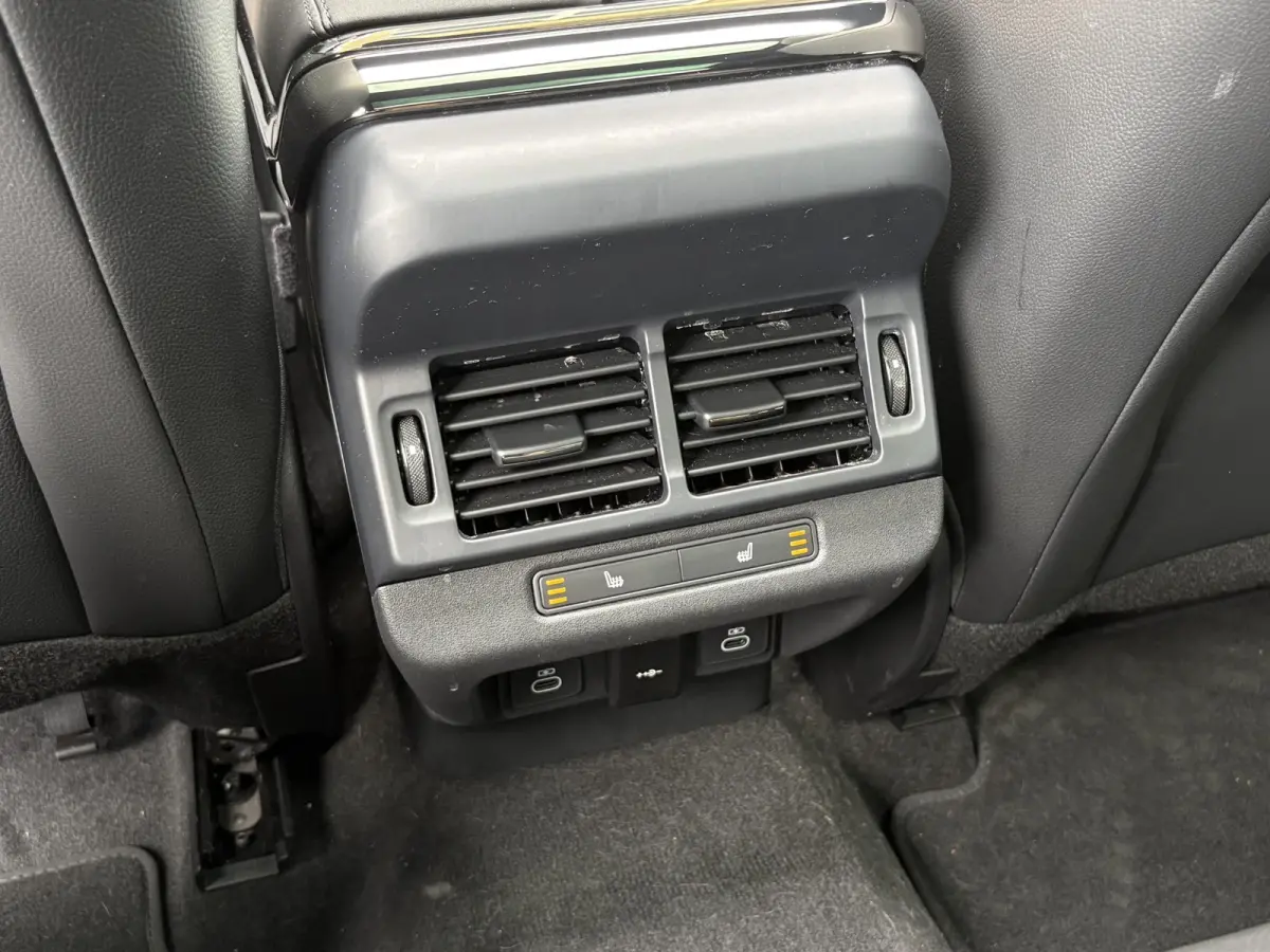 1.5 P270e PHEV AWD SE Dynamic Edition 1E EIG./NL-AUTO/FULL OPTIONS!