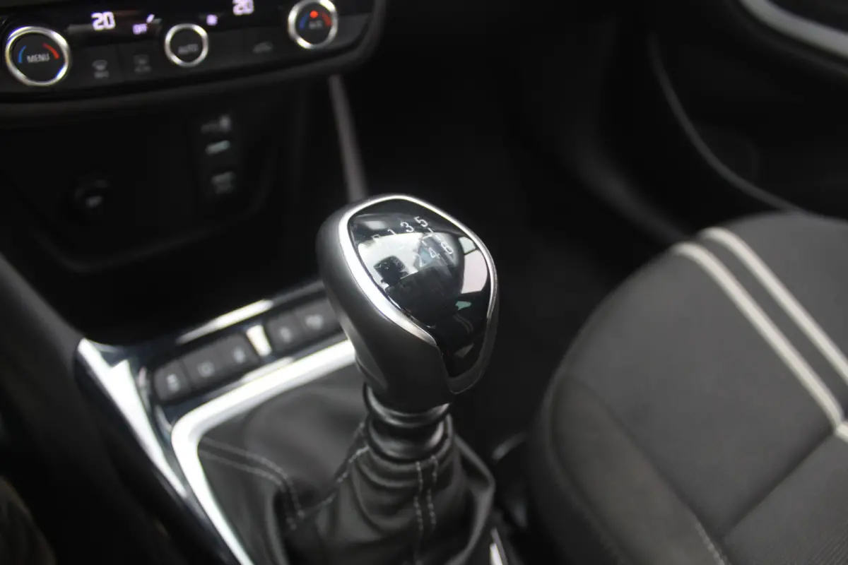 1.2 Turbo Elegance Dodehoek detector, Apple Carplay/Android Auto, Lichtmetalen velgen 16"